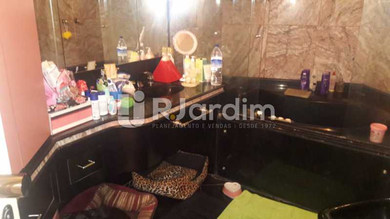 Conheça Banheiro do imóvel - Leblon, apartamento duplex, 3 quartos - LAAP32108 - 22 Banheiro - Leblon, apartamento duplex, 3 quartos - LAAP32108 - 22