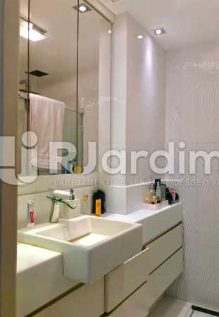 Conheça banheiro suíte. do imóvel - Apartamento Ipanema 2 Quartos Garagem Compra Venda Avaliação Imóveis - BGAP20002 - 10 banheiro suíte. - Apartamento Ipanema 2 Quartos Garagem Compra Venda Avaliação Imóveis - BGAP20002 - 10