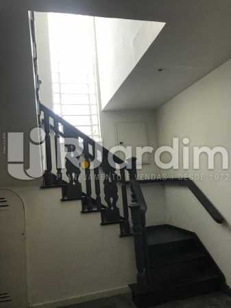 Conheça Acesso 2º piso do imóvel - Jardim Botânico, Casa Comercial, 454 m² . - LACC00041 - 5 Acesso 2º piso - Jardim Botânico, Casa Comercial, 454 m² . - LACC00041 - 5