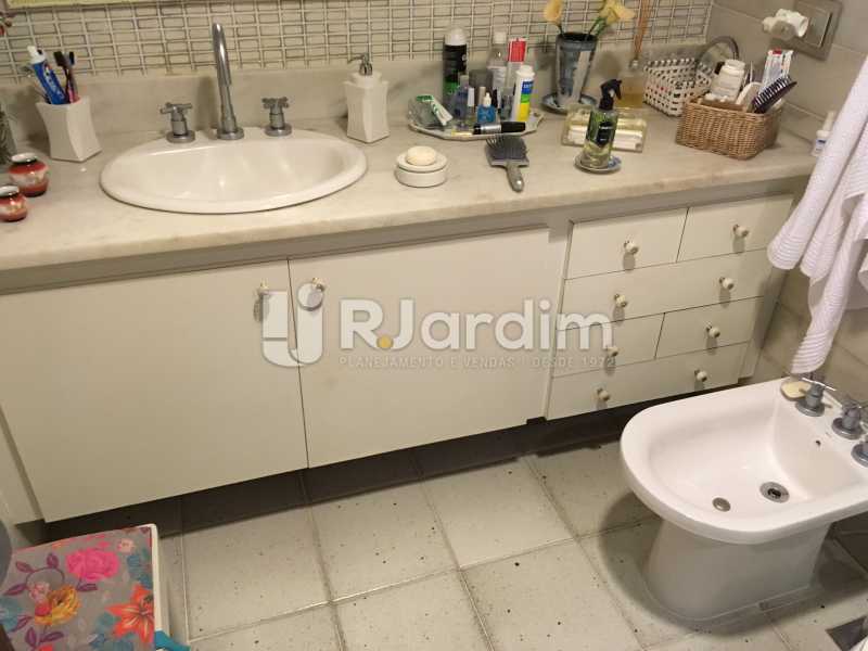 Conheça Banheiro social do imóvel - Apartamento Leblon 4 Quartos Compra Venda Avaliação Imóveis - LAAP40787 - 24 Banheiro social - Apartamento Leblon 4 Quartos Compra Venda Avaliação Imóveis - LAAP40787 - 24