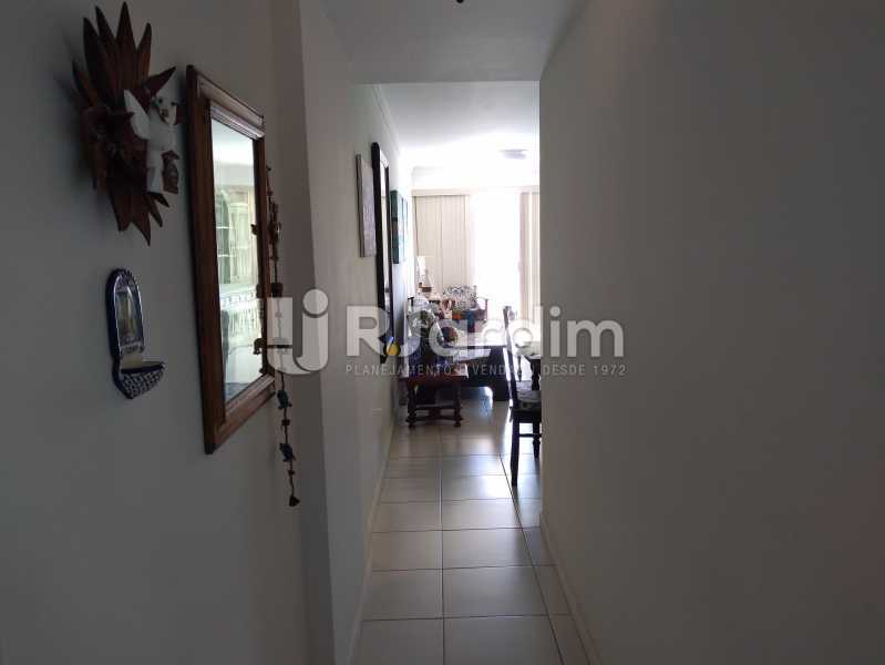 Conheça circulação da entrada do imóvel - Apartamento Botafogo 3 Quartos Compra Venda Avaliação Imóveis - BGAP30003 - 5 circulação da entrada - Apartamento Botafogo 3 Quartos Compra Venda Avaliação Imóveis - BGAP30003 - 5