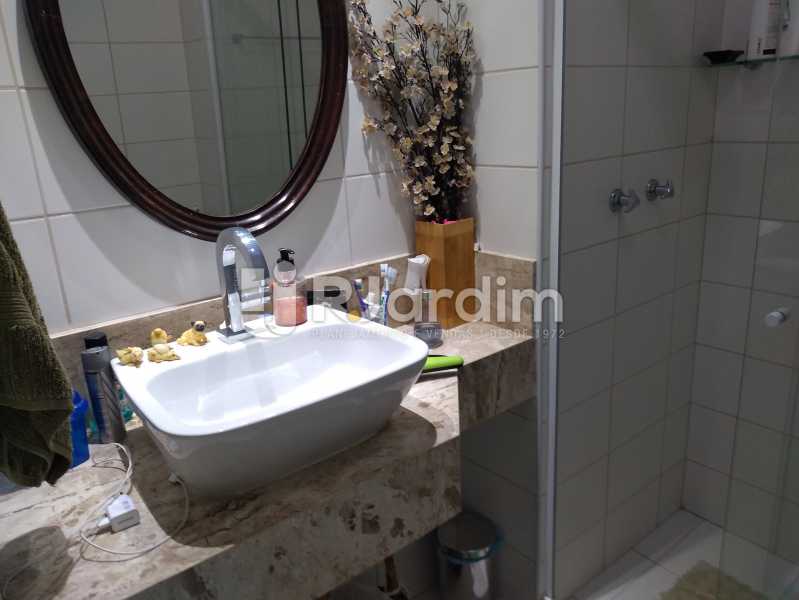 Conheça banheiro social do imóvel - Apartamento Botafogo 3 Quartos Compra Venda Avaliação Imóveis - BGAP30003 - 15 banheiro social - Apartamento Botafogo 3 Quartos Compra Venda Avaliação Imóveis - BGAP30003 - 15