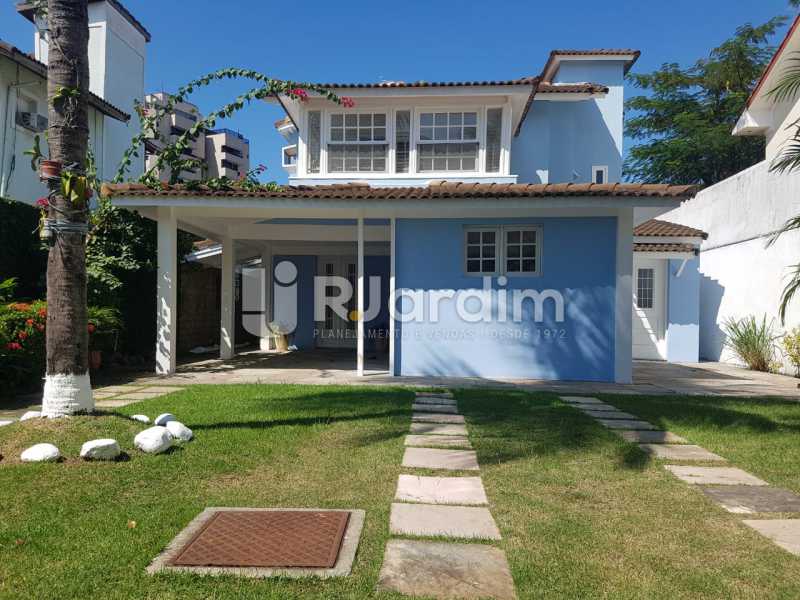 Conheça Casa do imóvel - Casa em Condomínio Barra da Tijuca 5 Quartos Garagem Aluguel Administração Imóveis - LACN50011 - 1 Casa - Casa em Condomínio Barra da Tijuca 5 Quartos Garagem Aluguel Administração Imóveis - LACN50011 - 1