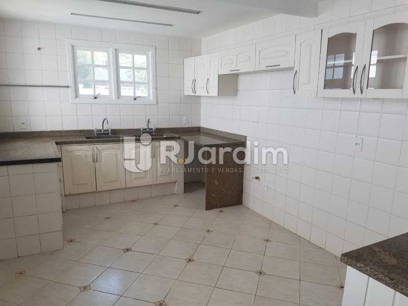Conheça casa do imóvel - Casa em Condomínio Barra da Tijuca 5 Quartos Garagem Aluguel Administração Imóveis - LACN50011 - 25 casa - Casa em Condomínio Barra da Tijuca 5 Quartos Garagem Aluguel Administração Imóveis - LACN50011 - 25