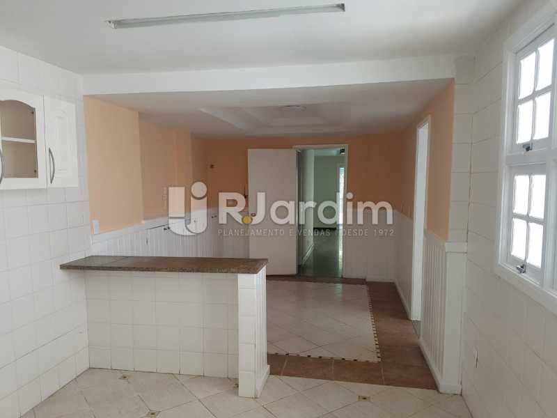 Conheça casa do imóvel - Casa em Condomínio Barra da Tijuca 5 Quartos Garagem Aluguel Administração Imóveis - LACN50011 - 26 casa - Casa em Condomínio Barra da Tijuca 5 Quartos Garagem Aluguel Administração Imóveis - LACN50011 - 26
