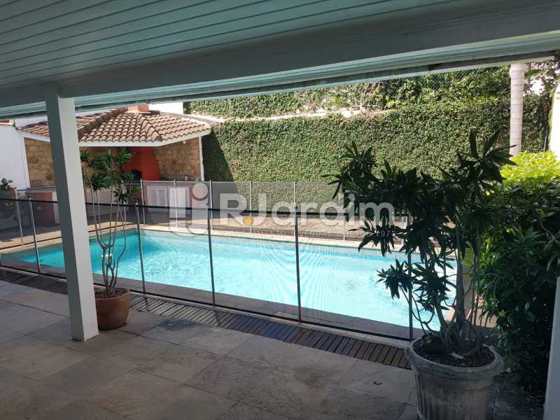 Conheça Casa do imóvel - Casa em Condomínio Barra da Tijuca 5 Quartos Garagem Aluguel Administração Imóveis - LACN50011 - 6 Casa - Casa em Condomínio Barra da Tijuca 5 Quartos Garagem Aluguel Administração Imóveis - LACN50011 - 6