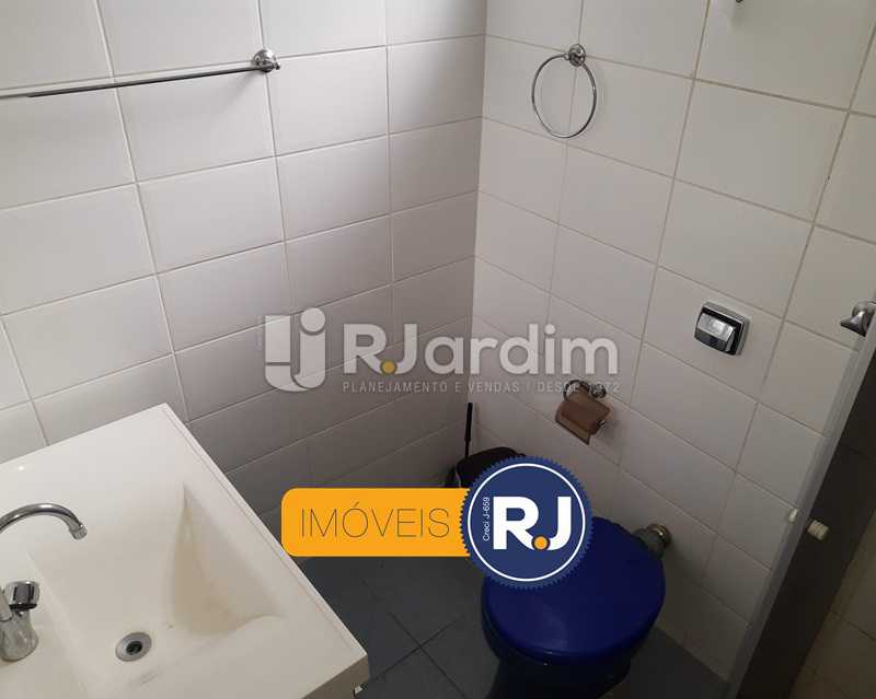 Conheça Banheiro Suíte do imóvel - Apartamento Copacabana 2 Quartos Compra Venda Avaliação Imóveis - LAAP21533 - 15 Banheiro Suíte - Apartamento Copacabana 2 Quartos Compra Venda Avaliação Imóveis - LAAP21533 - 15