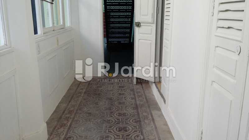 Conheça circulação do imóvel - Casa À Venda - Botafogo - Rio de Janeiro - RJ - LACA100005 - 12 circulação - Casa À Venda - Botafogo - Rio de Janeiro - RJ - LACA100005 - 12