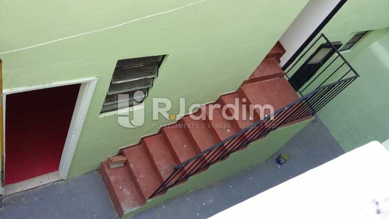 Conheça acesso ao anexo do imóvel - Casa À Venda - Botafogo - Rio de Janeiro - RJ - LACA100005 - 8 acesso ao anexo - Casa À Venda - Botafogo - Rio de Janeiro - RJ - LACA100005 - 8
