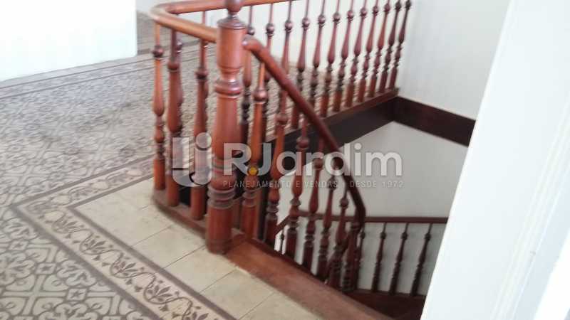 Conheça escada colonial do imóvel - Casa À Venda - Botafogo - Rio de Janeiro - RJ - LACA100005 - 14 escada colonial - Casa À Venda - Botafogo - Rio de Janeiro - RJ - LACA100005 - 14