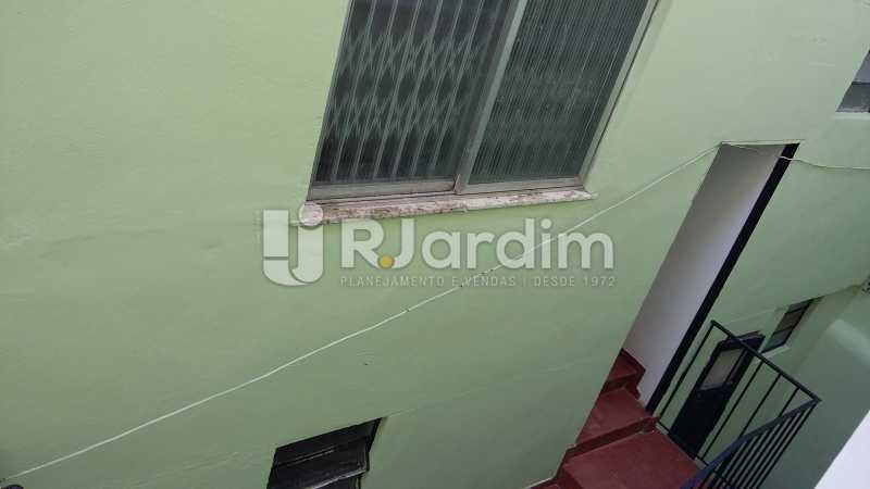 Conheça acesso ao anexo do imóvel - Casa À Venda - Botafogo - Rio de Janeiro - RJ - LACA100005 - 9 acesso ao anexo - Casa À Venda - Botafogo - Rio de Janeiro - RJ - LACA100005 - 9