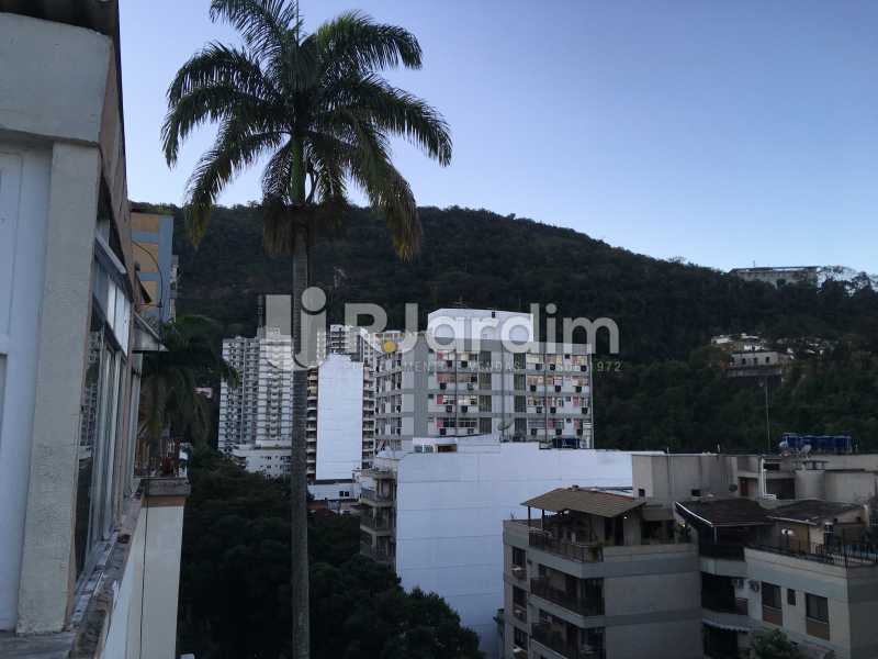 Conheça Vista fundos do imóvel - Cobertura Rua das Laranjeiras,Laranjeiras, Zona Sul,Rio de Janeiro, RJ À Venda, 3 Quartos, 230m² - LACO30288 - 6 Vista fundos - Cobertura Rua das Laranjeiras,Laranjeiras, Zona Sul,Rio de Janeiro, RJ À Venda, 3 Quartos, 230m² - LACO30288 - 6