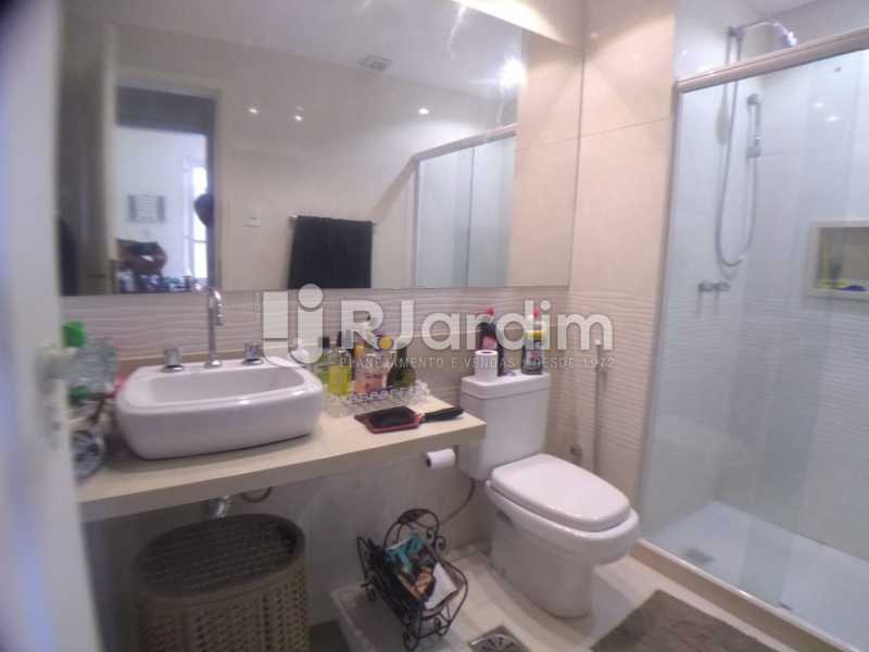 Conheça Banheiro suíte do imóvel - Cobertura Rua das Laranjeiras,Laranjeiras, Zona Sul,Rio de Janeiro, RJ À Venda, 3 Quartos, 230m² - LACO30288 - 16 Banheiro suíte - Cobertura Rua das Laranjeiras,Laranjeiras, Zona Sul,Rio de Janeiro, RJ À Venda, 3 Quartos, 230m² - LACO30288 - 16