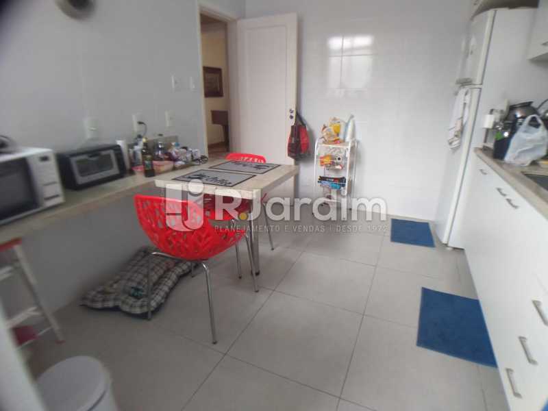 Conheça Copa do imóvel - Cobertura Rua das Laranjeiras,Laranjeiras, Zona Sul,Rio de Janeiro, RJ À Venda, 3 Quartos, 230m² - LACO30288 - 22 Copa - Cobertura Rua das Laranjeiras,Laranjeiras, Zona Sul,Rio de Janeiro, RJ À Venda, 3 Quartos, 230m² - LACO30288 - 22