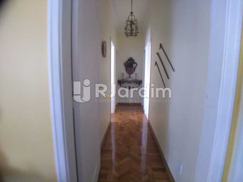 Conheça Circulação do imóvel - Cobertura Rua das Laranjeiras,Laranjeiras, Zona Sul,Rio de Janeiro, RJ À Venda, 3 Quartos, 230m² - LACO30288 - 9 Circulação - Cobertura Rua das Laranjeiras,Laranjeiras, Zona Sul,Rio de Janeiro, RJ À Venda, 3 Quartos, 230m² - LACO30288 - 9
