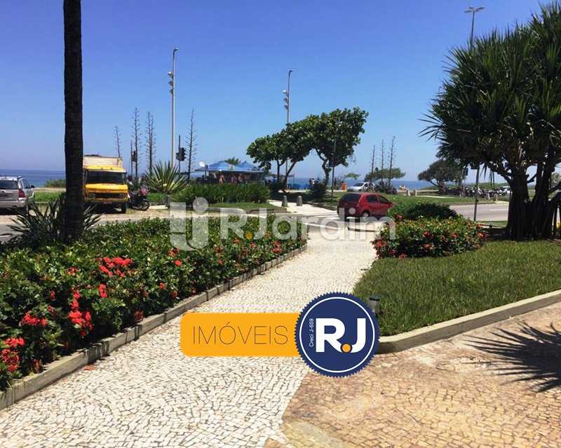 Conheça Entrada do predio do imóvel - Compra Venda Apartamento Residencial Barra da Tijuca - LAAP10382 - 1 Entrada do predio - Compra Venda Apartamento Residencial Barra da Tijuca - LAAP10382 - 1