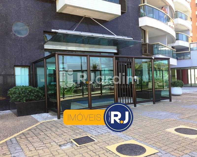 Conheça Entrada do imóvel - Compra Venda Apartamento Residencial Barra da Tijuca - LAAP10382 - 16 Entrada - Compra Venda Apartamento Residencial Barra da Tijuca - LAAP10382 - 16