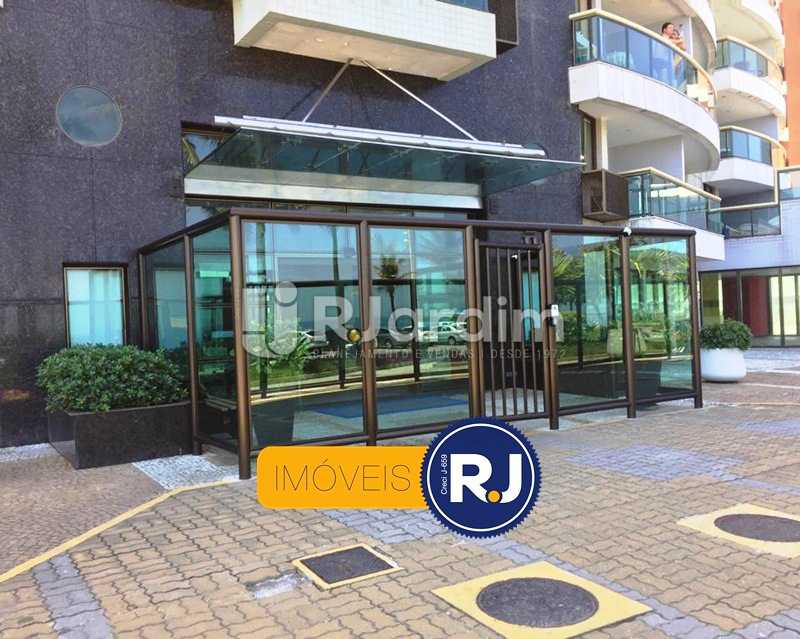 Conheça Entrada do imóvel - Compra Venda Apartamento Residencial Barra da Tijuca - LAAP10382 - 18 Entrada - Compra Venda Apartamento Residencial Barra da Tijuca - LAAP10382 - 18