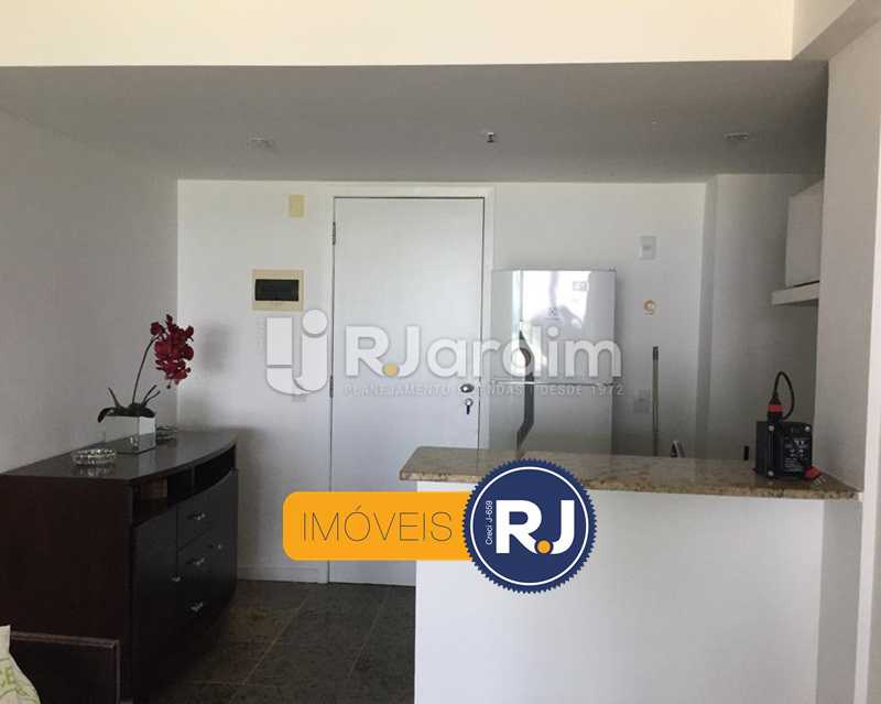 Conheça Cozinha do imóvel - Compra Venda Apartamento Residencial Barra da Tijuca - LAAP10382 - 13 Cozinha - Compra Venda Apartamento Residencial Barra da Tijuca - LAAP10382 - 13