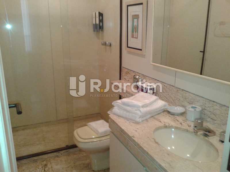Conheça WC suíte do imóvel - Flat Para Alugar - Ipanema - Rio de Janeiro - RJ - LAFL20094 - 9 WC suíte - Flat Para Alugar - Ipanema - Rio de Janeiro - RJ - LAFL20094 - 9