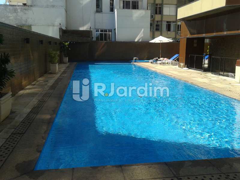 Conheça Piscina do imóvel - Flat Para Alugar - Ipanema - Rio de Janeiro - RJ - LAFL20094 - 17 Piscina - Flat Para Alugar - Ipanema - Rio de Janeiro - RJ - LAFL20094 - 17
