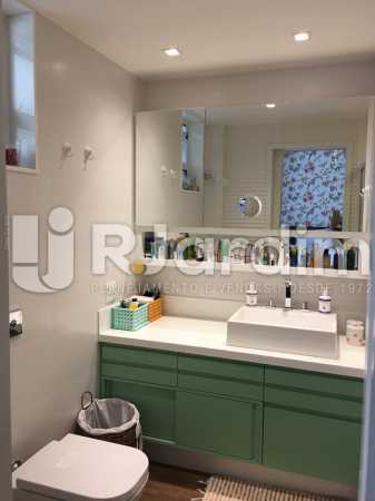 Conheça Banheiro social do imóvel - Apartamento À Venda - Leblon - Rio de Janeiro - RJ - LAAP32176 - 11 Banheiro social - Apartamento À Venda - Leblon - Rio de Janeiro - RJ - LAAP32176 - 11