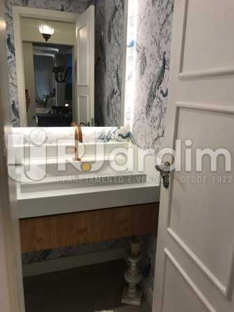 Conheça Banheiro social do imóvel - Apartamento À Venda - Leblon - Rio de Janeiro - RJ - LAAP32176 - 8 Banheiro social - Apartamento À Venda - Leblon - Rio de Janeiro - RJ - LAAP32176 - 8