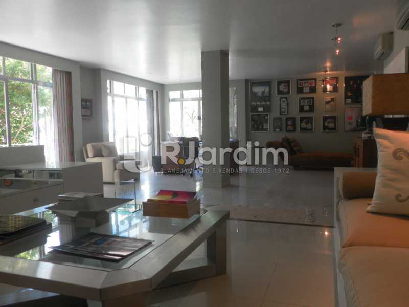 Conheça Sala de estar do imóvel - Casa Rua Cosme Velho,Cosme Velho, Zona Sul,Rio de Janeiro, RJ À Venda, 4 Quartos, 780m² - LACA40047 - 5 Sala de estar - Casa Rua Cosme Velho,Cosme Velho, Zona Sul,Rio de Janeiro, RJ À Venda, 4 Quartos, 780m² - LACA40047 - 5