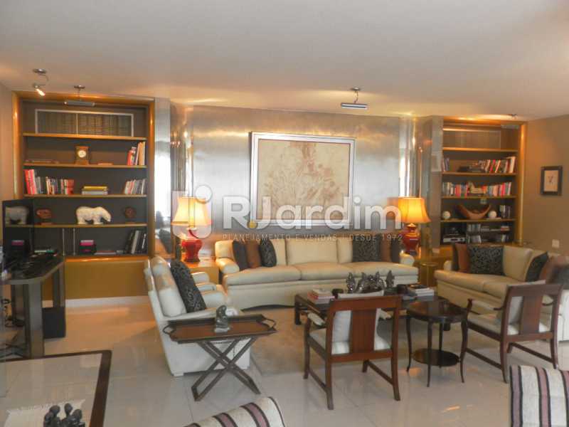 Conheça Sala de estar do imóvel - Casa Rua Cosme Velho,Cosme Velho, Zona Sul,Rio de Janeiro, RJ À Venda, 4 Quartos, 780m² - LACA40047 - 11 Sala de estar - Casa Rua Cosme Velho,Cosme Velho, Zona Sul,Rio de Janeiro, RJ À Venda, 4 Quartos, 780m² - LACA40047 - 11
