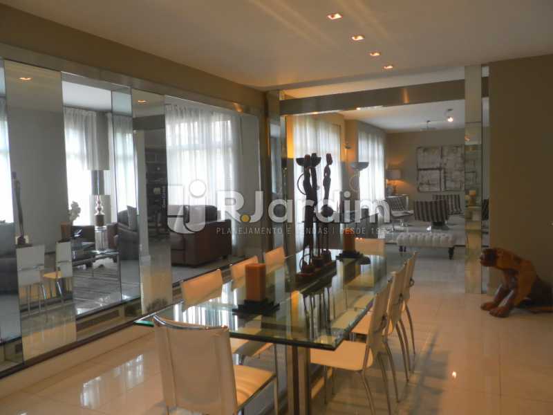 Conheça Sala de jantar do imóvel - Casa Rua Cosme Velho,Cosme Velho, Zona Sul,Rio de Janeiro, RJ À Venda, 4 Quartos, 780m² - LACA40047 - 13 Sala de jantar - Casa Rua Cosme Velho,Cosme Velho, Zona Sul,Rio de Janeiro, RJ À Venda, 4 Quartos, 780m² - LACA40047 - 13