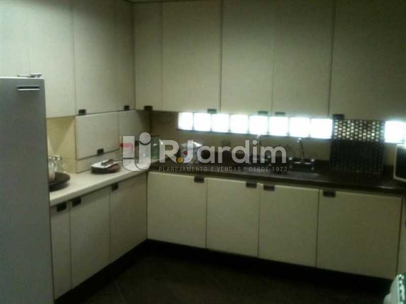 Conheça copa-cozinha do imóvel - Casa Rua Senador Simonsen,Jardim Botânico,Zona Sul,Rio de Janeiro,RJ À Venda,6 Quartos,2000m² - BGCA60001 - 14 copa-cozinha - Casa Rua Senador Simonsen,Jardim Botânico,Zona Sul,Rio de Janeiro,RJ À Venda,6 Quartos,2000m² - BGCA60001 - 14