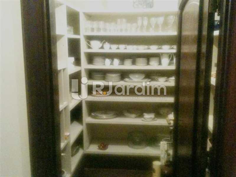 Conheça despensa/ louceiro do imóvel - Casa Rua Senador Simonsen,Jardim Botânico,Zona Sul,Rio de Janeiro,RJ À Venda,6 Quartos,2000m² - BGCA60001 - 23 despensa/ louceiro - Casa Rua Senador Simonsen,Jardim Botânico,Zona Sul,Rio de Janeiro,RJ À Venda,6 Quartos,2000m² - BGCA60001 - 23