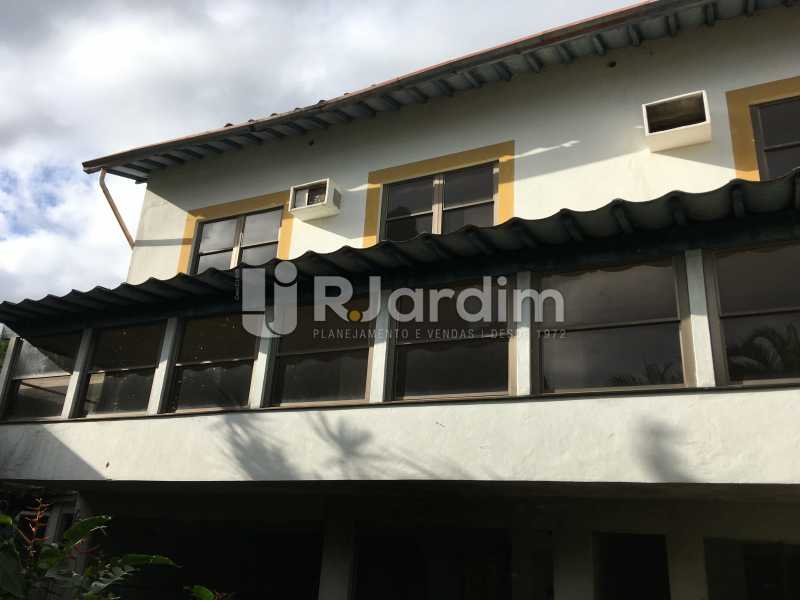 Conheça Fachada da casa do imóvel - Casa em Condomínio À Venda Rua Professor Mikan,São Conrado, Zona Sul,Rio de Janeiro - R$ 1.550.000 - LACN30007 - 11 Fachada da casa - Casa em Condomínio À Venda Rua Professor Mikan,São Conrado, Zona Sul,Rio de Janeiro - R$ 1.550.000 - LACN30007 - 11