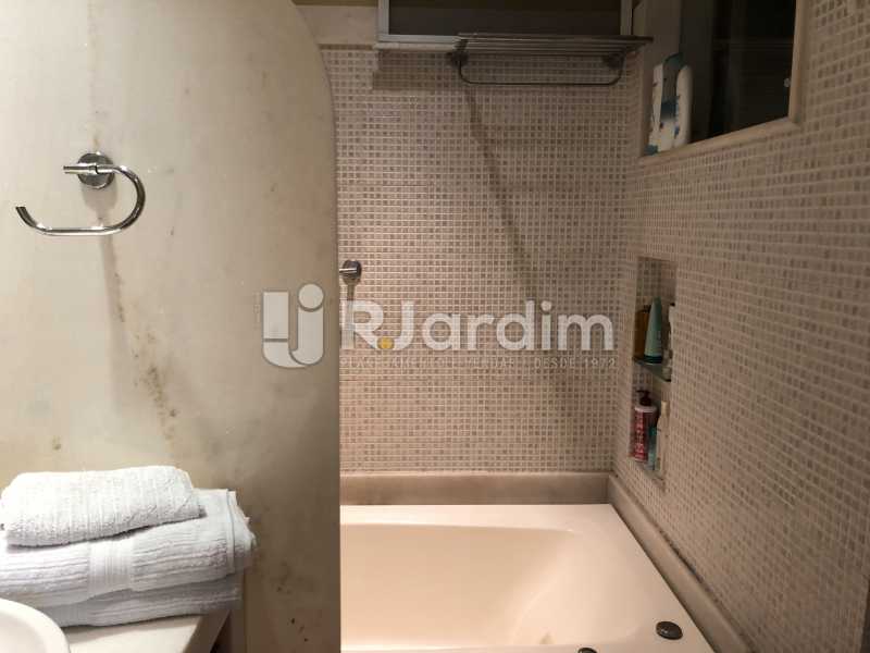 Conheça Banheiro social do imóvel - Apartamento À Venda - Gávea - Rio de Janeiro - RJ - LAAP21571 - 17 Banheiro social - Apartamento À Venda - Gávea - Rio de Janeiro - RJ - LAAP21571 - 17
