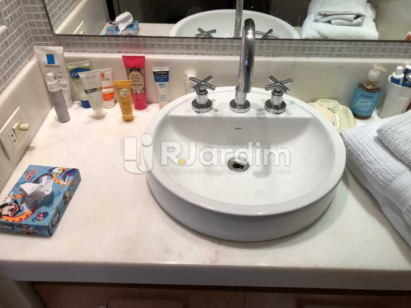 Conheça Banheiro social do imóvel - Apartamento À Venda - Gávea - Rio de Janeiro - RJ - LAAP21571 - 22 Banheiro social - Apartamento À Venda - Gávea - Rio de Janeiro - RJ - LAAP21571 - 22