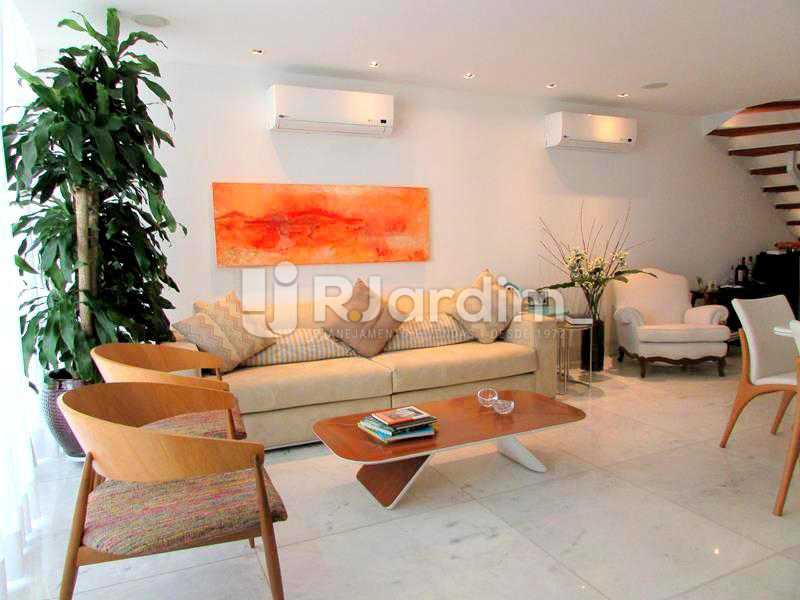 Conheça SALA do imóvel - Cobertura Rua Prudente de Morais,Ipanema, Zona Sul,Rio de Janeiro, RJ À Venda, 2 Quartos, 169m² - LACO20110 - 1 SALA - Cobertura Rua Prudente de Morais,Ipanema, Zona Sul,Rio de Janeiro, RJ À Venda, 2 Quartos, 169m² - LACO20110 - 1