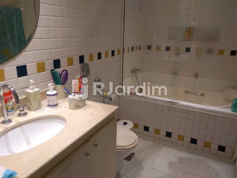 Conheça banheiro social do imóvel - Apartamento À Venda - Ipanema - Rio de Janeiro - RJ - LAAP32209 - 19 banheiro social - Apartamento À Venda - Ipanema - Rio de Janeiro - RJ - LAAP32209 - 19