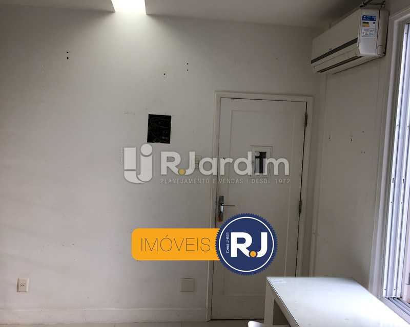 Conheça Quarto/sala do imóvel - Kitnet/Conjugado À Venda - Leblon - Rio de Janeiro - RJ - LAKI10045 - 7 Quarto/sala - Kitnet/Conjugado À Venda - Leblon - Rio de Janeiro - RJ - LAKI10045 - 7