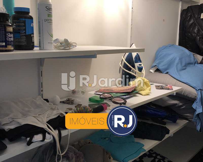 Conheça Closet do imóvel - Kitnet/Conjugado À Venda - Leblon - Rio de Janeiro - RJ - LAKI10045 - 19 Closet - Kitnet/Conjugado À Venda - Leblon - Rio de Janeiro - RJ - LAKI10045 - 19