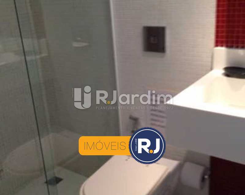 Conheça Banheiro do imóvel - Kitnet/Conjugado À Venda - Leblon - Rio de Janeiro - RJ - LAKI10045 - 17 Banheiro - Kitnet/Conjugado À Venda - Leblon - Rio de Janeiro - RJ - LAKI10045 - 17