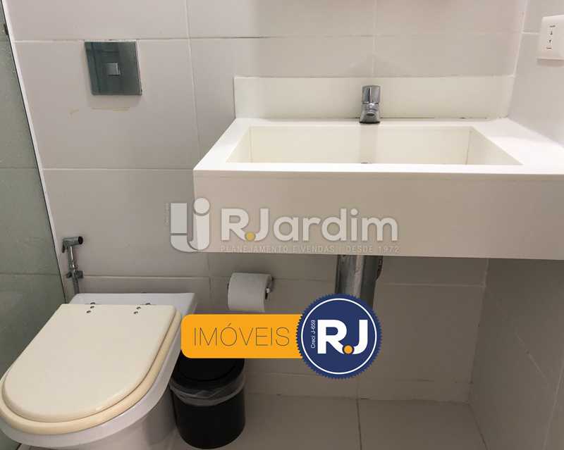 Conheça Banheiro do imóvel - Kitnet/Conjugado À Venda - Leblon - Rio de Janeiro - RJ - LAKI10045 - 16 Banheiro - Kitnet/Conjugado À Venda - Leblon - Rio de Janeiro - RJ - LAKI10045 - 16