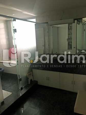 Conheça banheiro 1 do imóvel - Apartamento À Venda - Copacabana - Rio de Janeiro - RJ - LAAP40813 - 16 banheiro 1 - Apartamento À Venda - Copacabana - Rio de Janeiro - RJ - LAAP40813 - 16