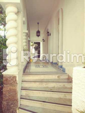 Conheça VARANDA DE ACESSO do imóvel - Casa Comercial 360m² à venda Urca, Zona Sul,Rio de Janeiro - R$ 4.000.000 - LACC00047 - 4 VARANDA DE ACESSO - Casa Comercial 360m² à venda Urca, Zona Sul,Rio de Janeiro - R$ 4.000.000 - LACC00047 - 4