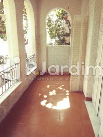 Conheça VARANDA SUPERIOR do imóvel - Casa Comercial 360m² à venda Urca, Zona Sul,Rio de Janeiro - R$ 4.000.000 - LACC00047 - 16 VARANDA SUPERIOR - Casa Comercial 360m² à venda Urca, Zona Sul,Rio de Janeiro - R$ 4.000.000 - LACC00047 - 16