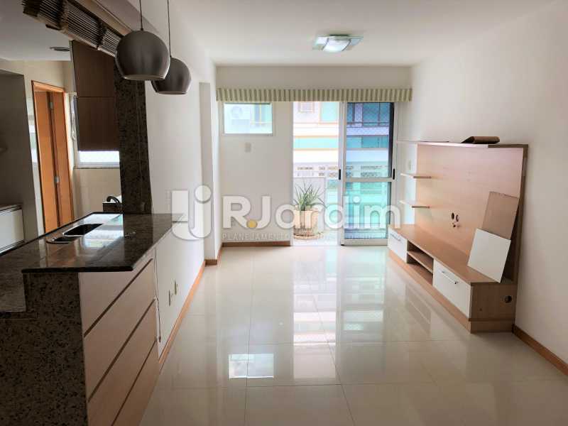 Conheça Sala/Cozinha Americana do imóvel - Apartamento À Venda - Botafogo - Rio de Janeiro - RJ - LAAP32223 - 1 Sala/Cozinha Americana - Apartamento À Venda - Botafogo - Rio de Janeiro - RJ - LAAP32223 - 1
