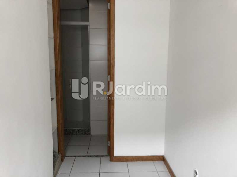 Conheça Banheiro Serviço do imóvel - Apartamento À Venda - Botafogo - Rio de Janeiro - RJ - LAAP32223 - 28 Banheiro Serviço - Apartamento À Venda - Botafogo - Rio de Janeiro - RJ - LAAP32223 - 28