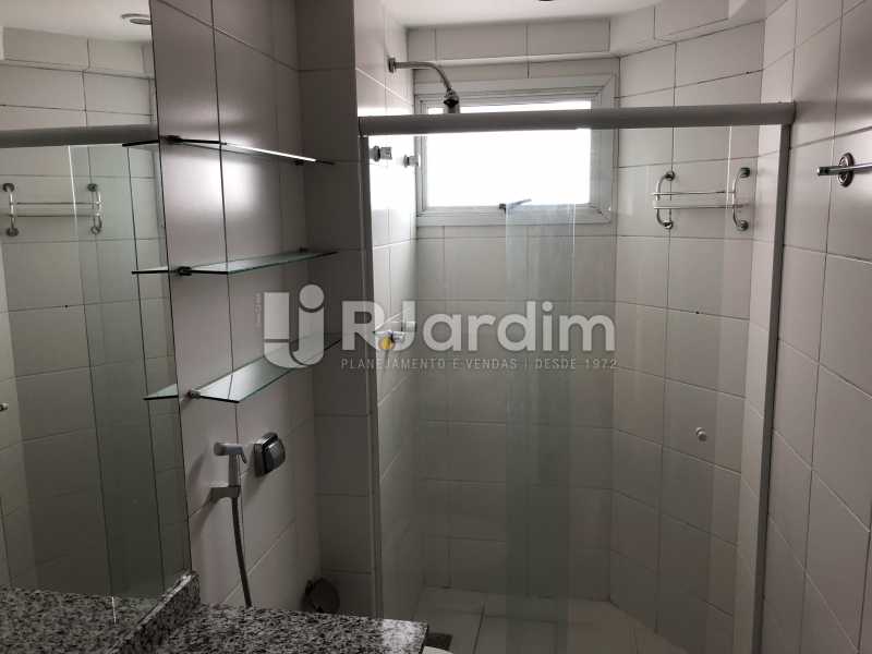 Conheça Banheiro Social do imóvel - Apartamento À Venda - Botafogo - Rio de Janeiro - RJ - LAAP32223 - 17 Banheiro Social - Apartamento À Venda - Botafogo - Rio de Janeiro - RJ - LAAP32223 - 17