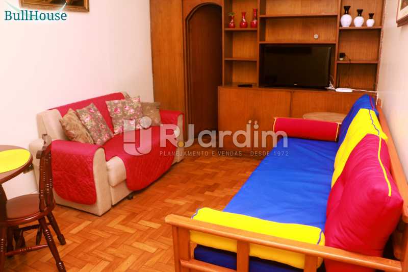 Conheça SALA 2 do imóvel - Kitnet/Conjugado Avenida Nossa Senhora de Copacabana,Copacabana, Zona Sul,Rio de Janeiro, RJ Para Alugar, 1 Quarto, 38m² - LAKI10046 - 3 SALA 2 - Kitnet/Conjugado Avenida Nossa Senhora de Copacabana,Copacabana, Zona Sul,Rio de Janeiro, RJ Para Alugar, 1 Quarto, 38m² - LAKI10046 - 3