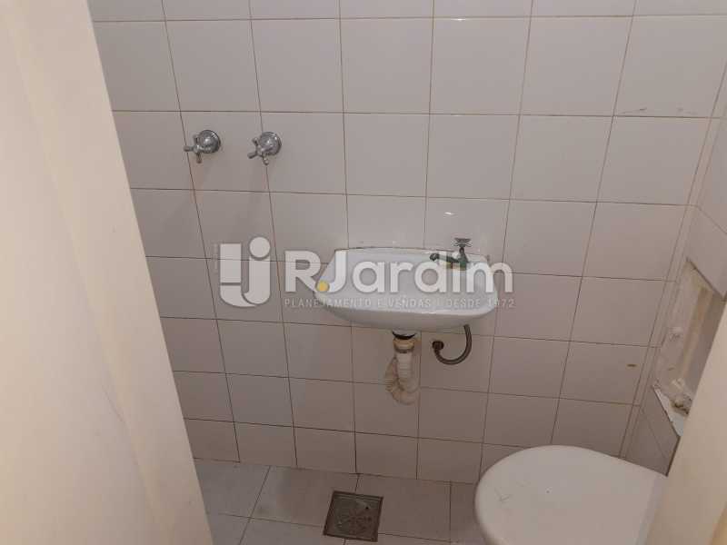 Conheça BANHEIRO DE SERVIÇO do imóvel - Apartamento À Venda - Copacabana - Rio de Janeiro - RJ - LAAP40815 - 31 BANHEIRO DE SERVIÇO - Apartamento À Venda - Copacabana - Rio de Janeiro - RJ - LAAP40815 - 31