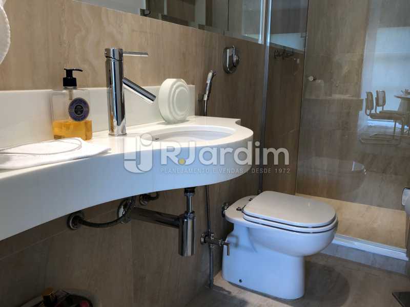 Conheça Banheiro social do imóvel - Apartamento À Venda - Copacabana - Rio de Janeiro - RJ - LAAP21610 - 11 Banheiro social - Apartamento À Venda - Copacabana - Rio de Janeiro - RJ - LAAP21610 - 11